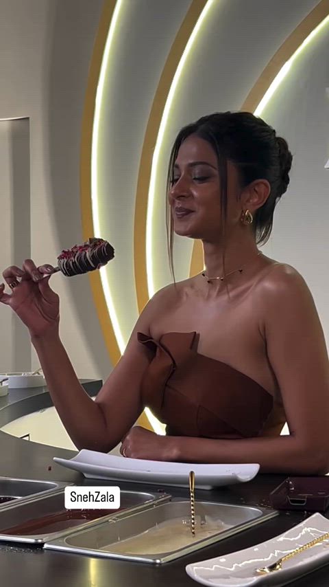 Jennifer Winget enjoys a doughnut