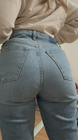 Big Ass Thong Undressing Underwear Shaking Booty Tight Ass Ass Natural Natural Tits
