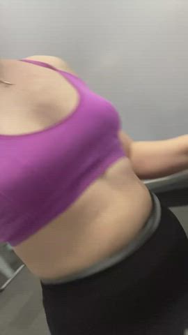Flashing my nipple at the gym