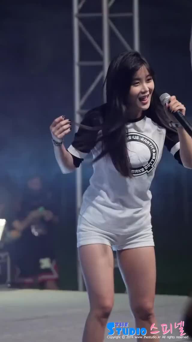 140905 Hyunyoung wink (Night after night)