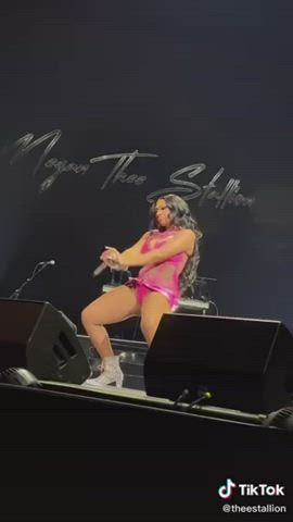 the way her ass moves