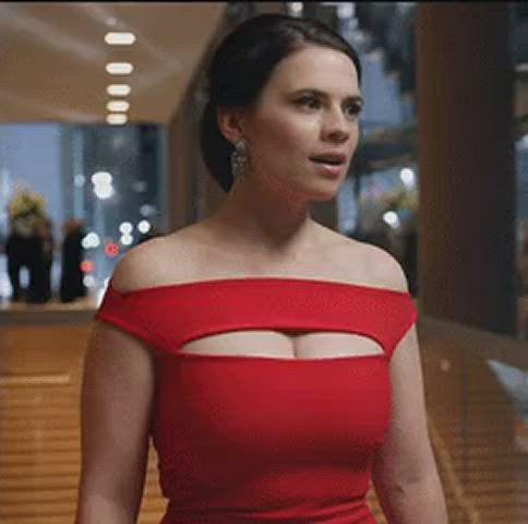 british cleavage hayley atwell clip