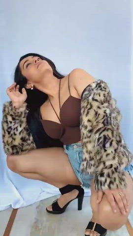 Apoorva Arora is one thick bitch i wouldn't stop fucking for hours...she's has so