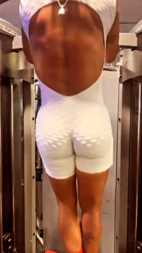 amateur big ass big clit gym homemade yoga yoga pants blowjobs girls-in-yoga-pants