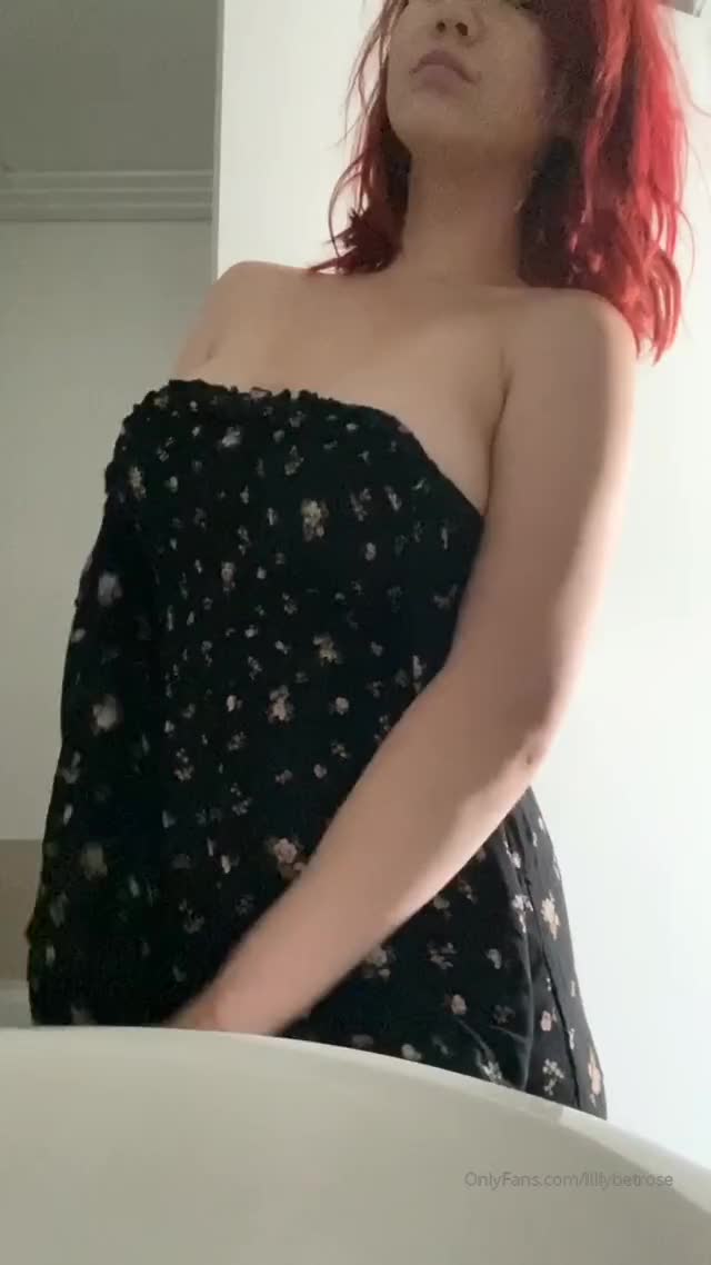 Lily B3tr0se OnlyF4ns Videos and Photos! Link in Comments