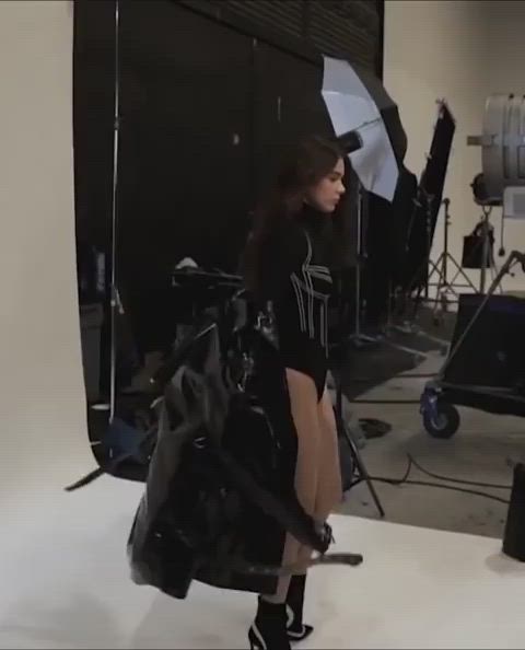 Hailee steinfeld,  leggy