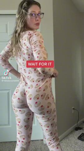 bodysuit bubble butt jiggling tiktok twerking clip