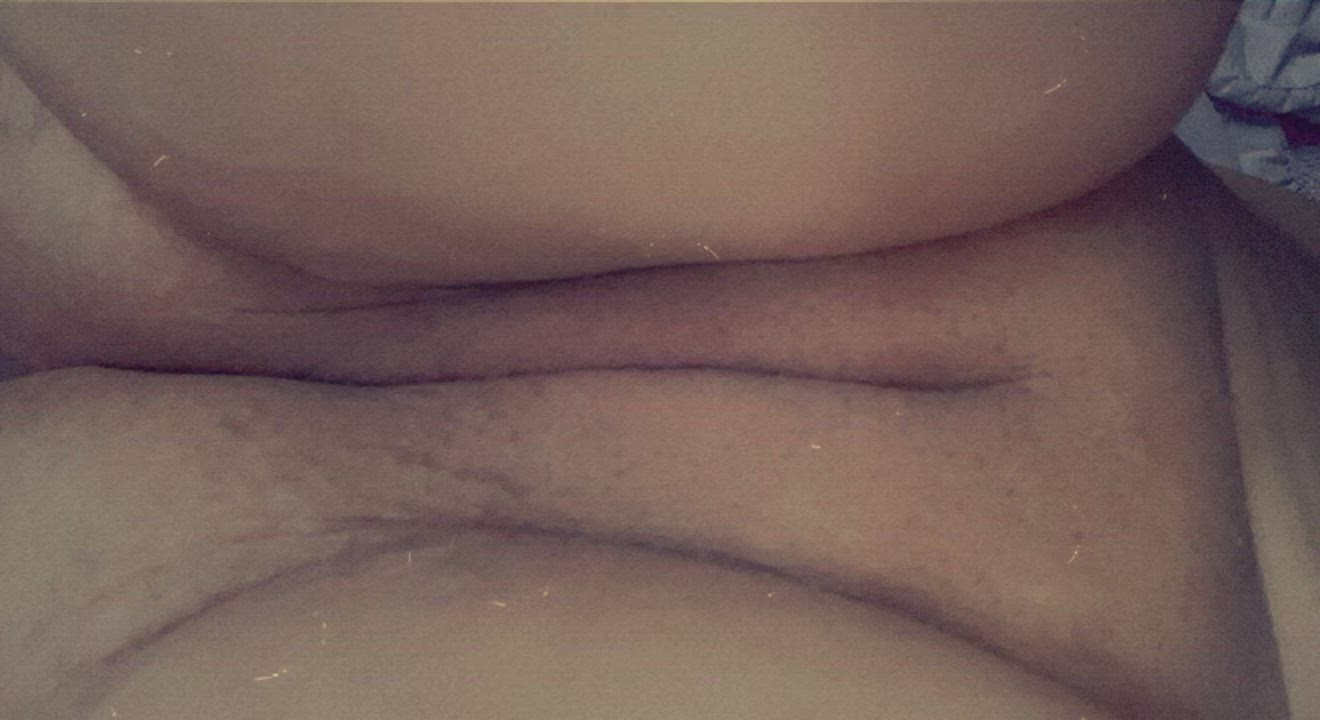 Playing with my wet pussy 🐱 💦