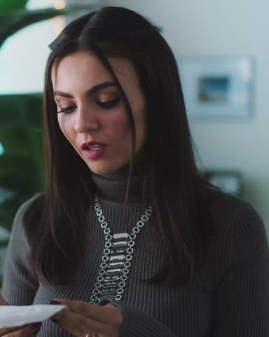 Victoria Justice clip