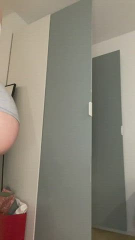 Bubble Butt Petite White Girl clip