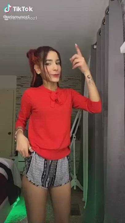 Dancing Latina TikTok clip