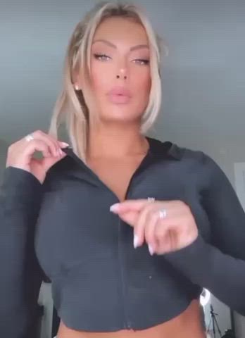 Blonde Tanned Tits clip