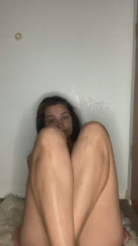 I wanna wiggle my thighs while your dicks in me
