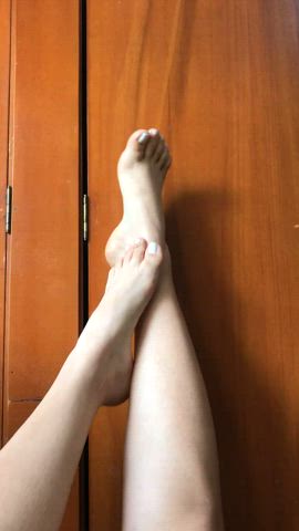 I can seduce you with my feet [oc]