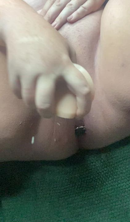 Slowmo of me Squirting with my Butt plug in 💦💦💦