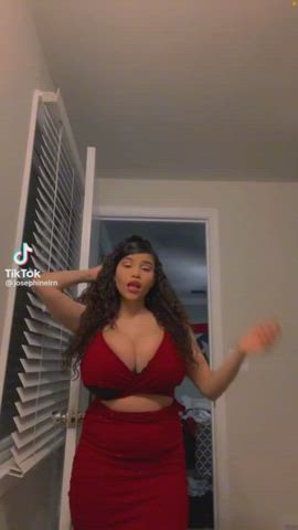 busty cleavage huge tits clip