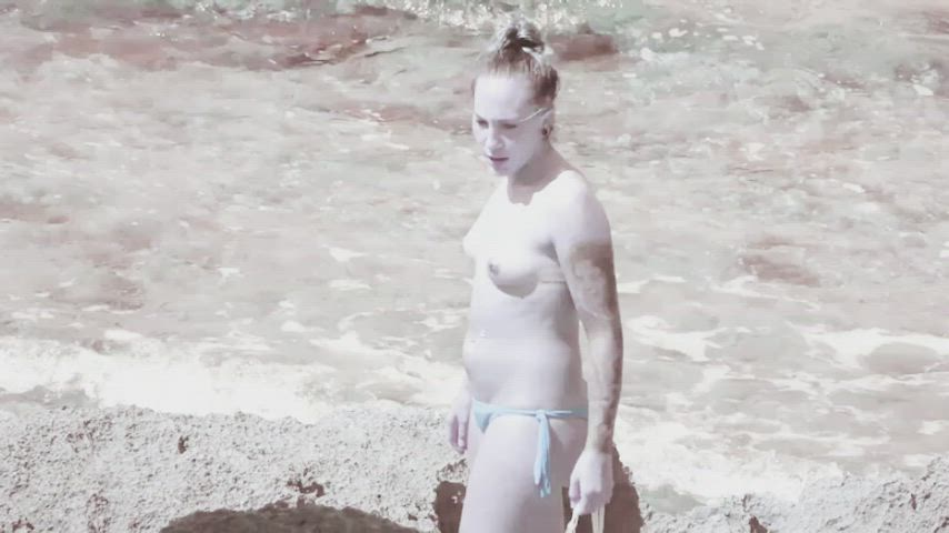 amateur beach tits voyeur clip