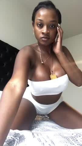 L0yalTrini her photos and More Videos! Link in Comments