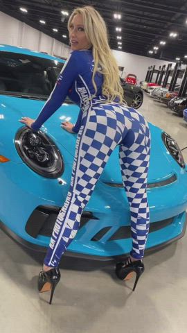 I want to be a motorshow girl, let all the pervs take selfies with me and let them
