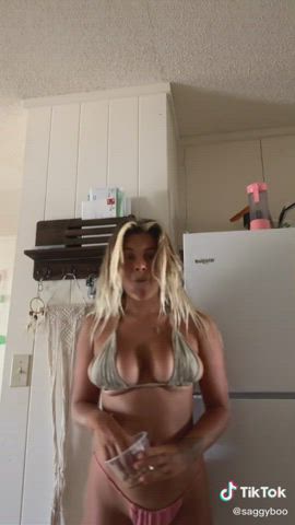 Big Tits Bikini Boobs clip