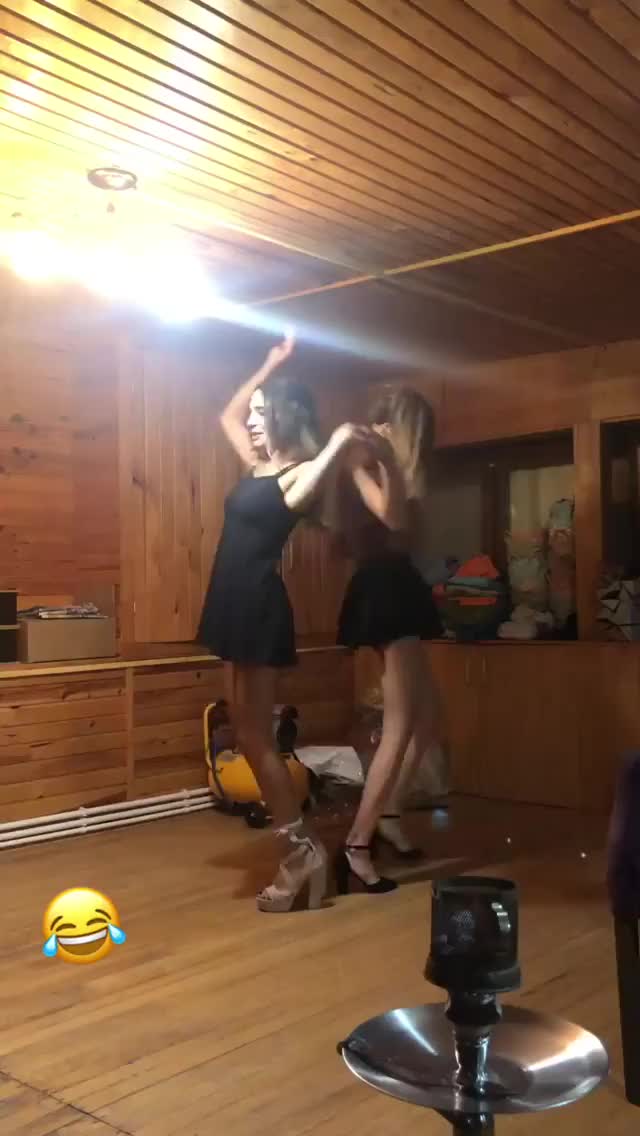 Dancing clip