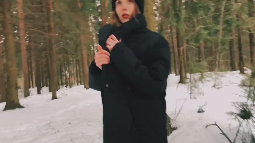 Hot Public Cumshot in a Winter Landscape