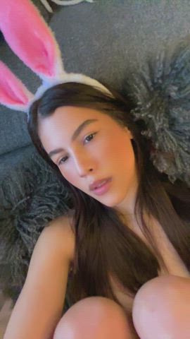 brunette bunny selfie clip