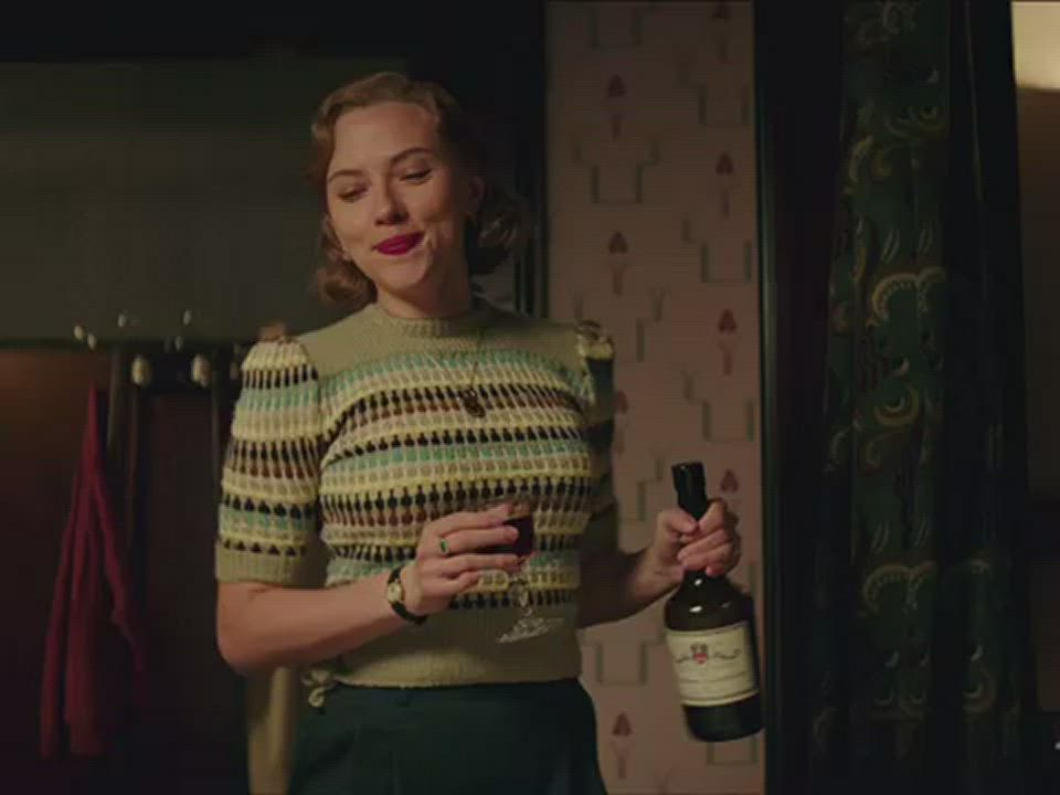 Celebrity Dancing MILF Scarlett Johansson clip