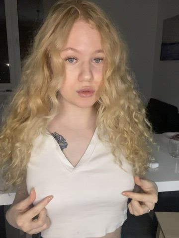 18 Years Old Blonde Cute OnlyFans clip