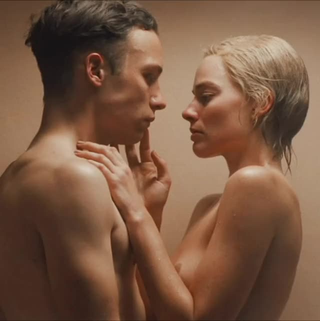 Margot Robbie Extended Plot In Dreamland (2020) [Cropped for Mobile]