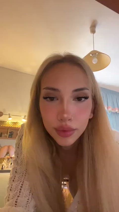 BlondeSoph - For more tiktok flashing vids check my redgifs channel