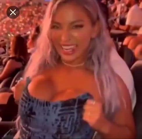 big tits blonde boobs flashing public solo tits clip