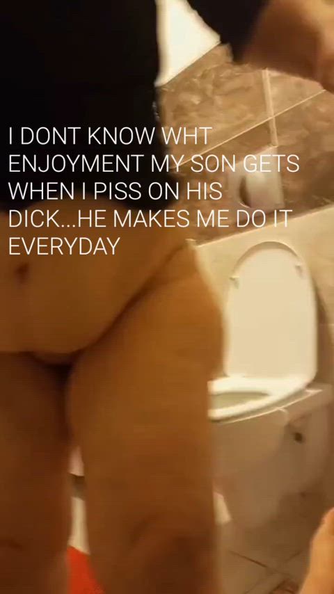 big dick golden shower homemade milf mom pee peeing piss pissing clip