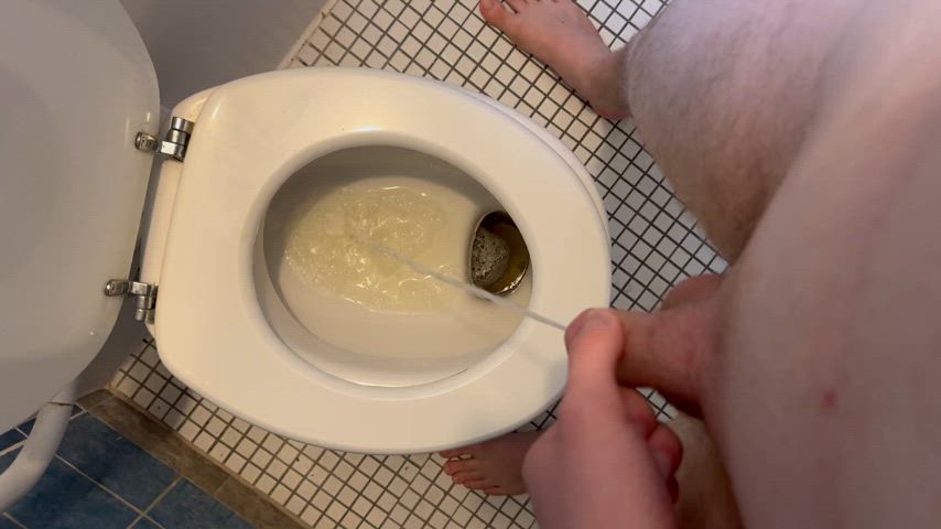 Peeing makes (m)e horny