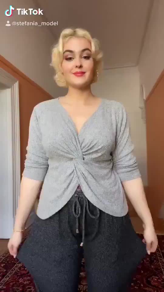 Stefania Ferrario - Want to see my magic trick? @brasNthings ?
