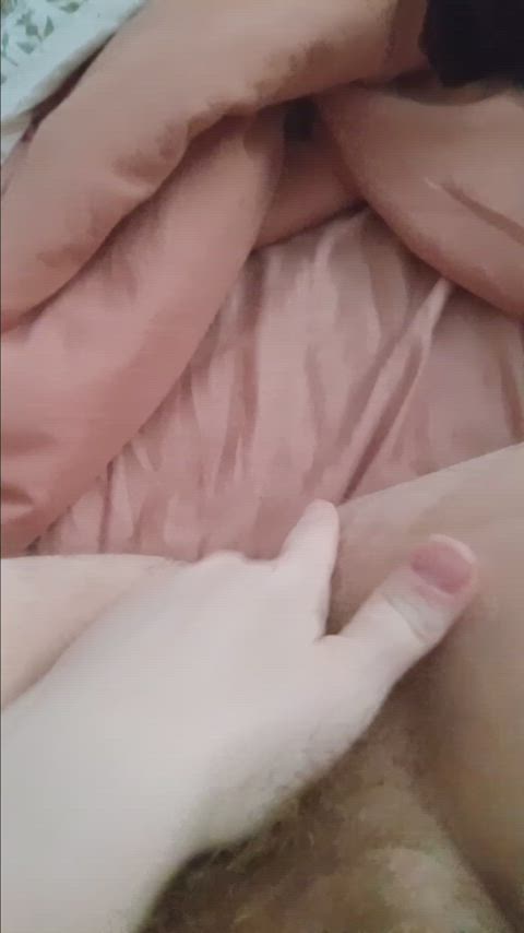 Good morning, im barely awake and the boypussy is already begging for cock 😩