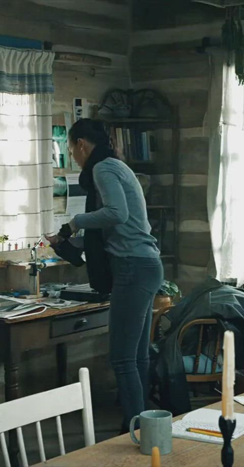 booty jeans zoe saldana clip