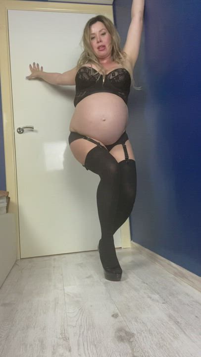 Big Tits Blonde Pregnant clip