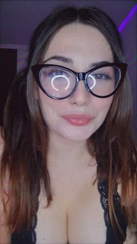 18 Years Old Boobs Brown Eyes Curvy Cute Findom Glasses Sex Tape Teen clip