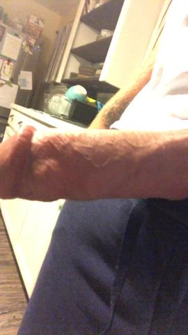 Who wants to help get my hubby big fat cock 🍆all the way hard 🥺