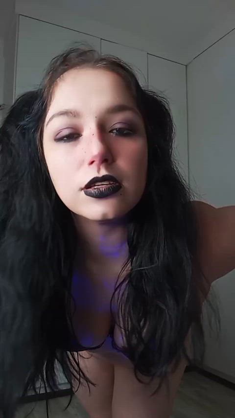 alt alternative chubby dancing goth manyvids onlyfans thick thighs belly r/onlypornnsfw