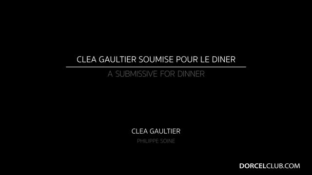 Enjoy - a submissive for dinner - Clea Gaultier