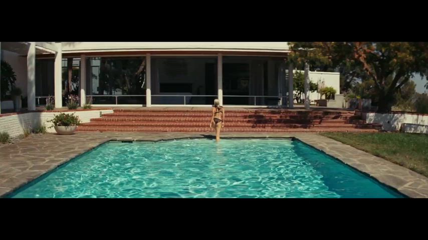 bikini celebrity miley cyrus sexy swimming pool clip