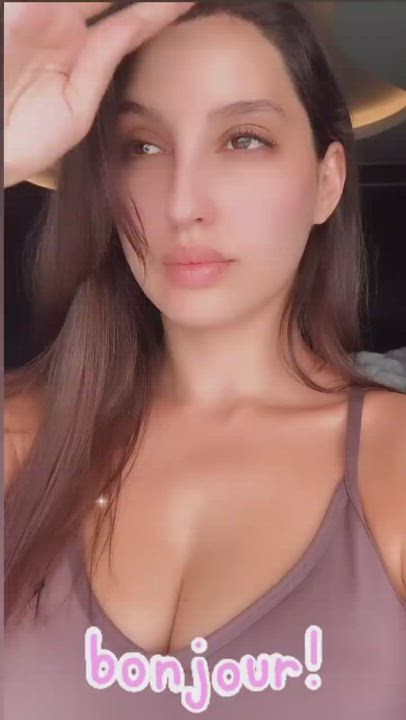 Daily Dose of Nora Fatehi's thicccccccness ???