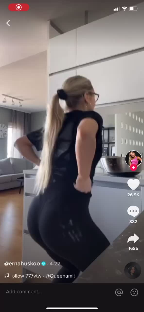 Erna Husko popping her nice booty in tight yoga pants while cooking