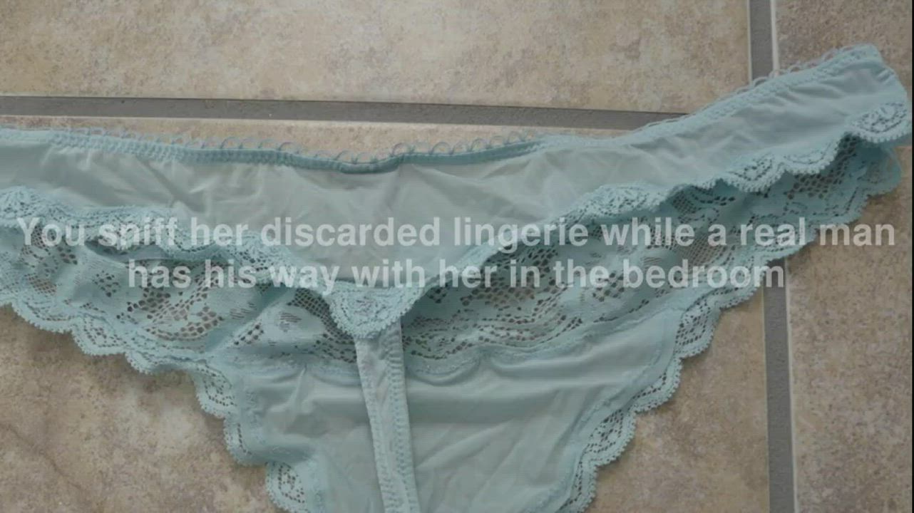 [AUDIO] You sniff mom's discarded panties in the bathroom while a real man has his