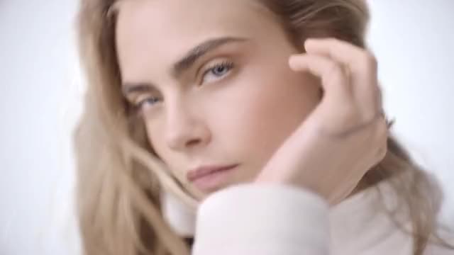 Cara Delevingne clip