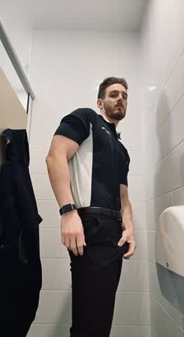 Cum meet me in the stall and make the work day go much quicker ?