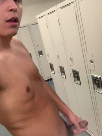 Jacking off a bit in the locker room is good motivation for the gym