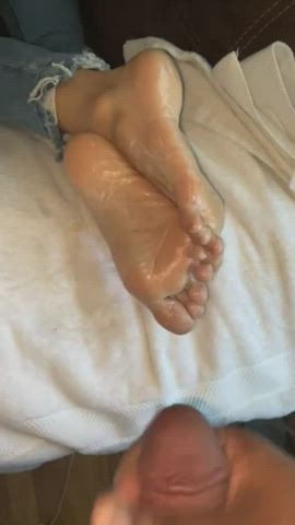 cumshot feet soles clip